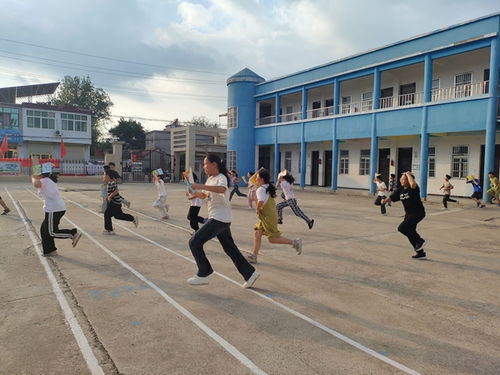 固镇县杨庙中心何集小学开展应急疏散防震演练活动