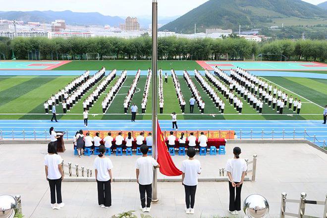 安图县各中小学、幼儿园迎来开学第一天